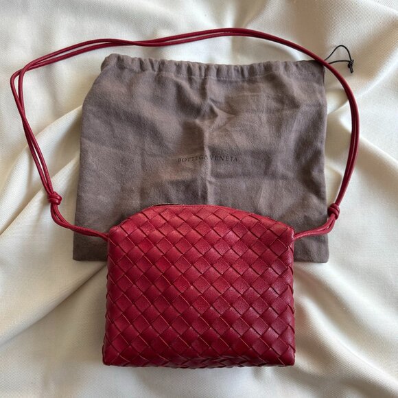 AUTHENTIC Bottega Veneta Small "Loop" Camera Bag in Red - Picture 3 of 11